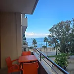 Beachfront 3 By Office Apartament