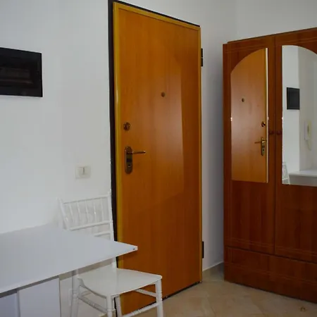 Beachfront 3 By Office Apartment
