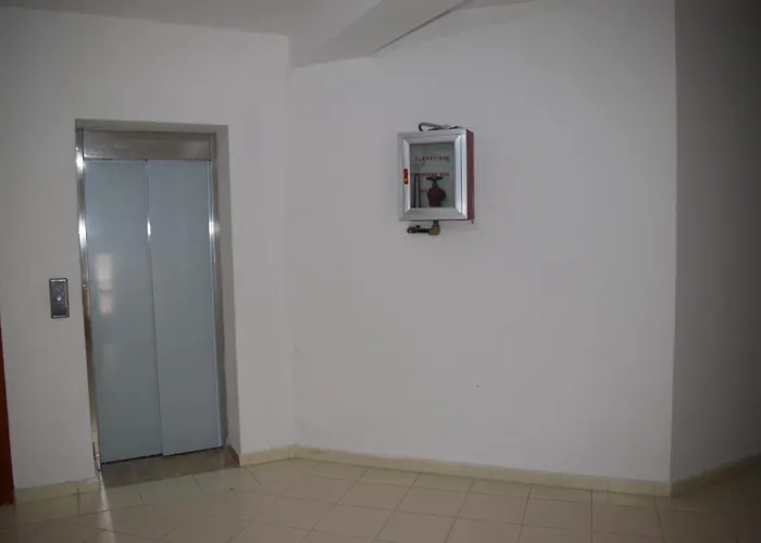 Beachfront 3 By Office Apartment Vlorë