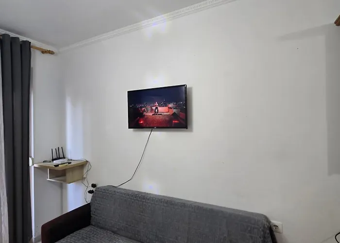 Beachfront 3 By Office Apartment