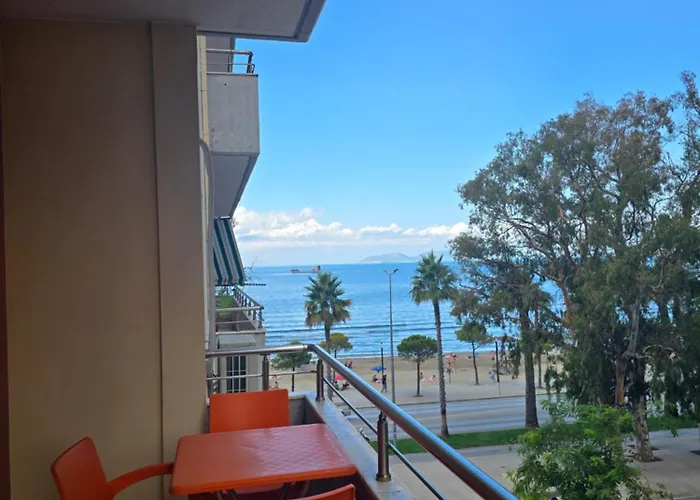 Beachfront 3 By Office Apartment